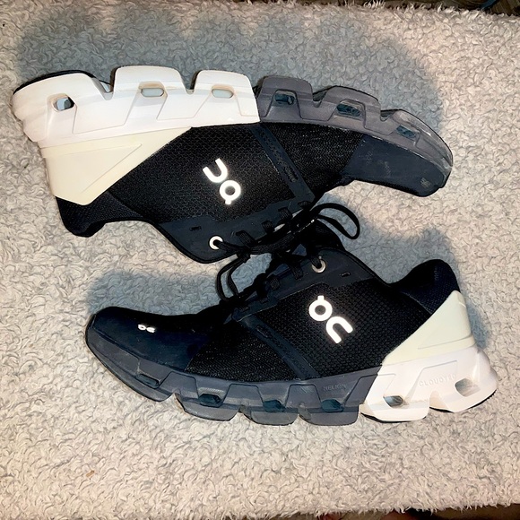 On Cloud Cloudflyers Athletic Shoes - Picture 3 of 11